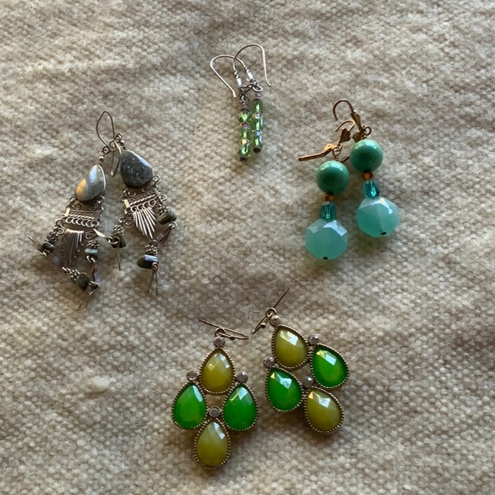 Vintage earrings - Four sets of green dangle earrings